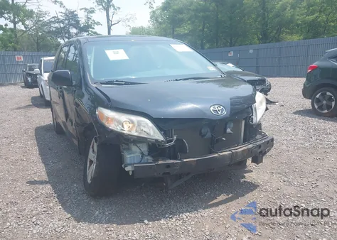 2015 Toyota Sienna Le 7 Passenger/Le 8 Passenger из США, поврежденный, VIN 5TDKK3DC8FS587644